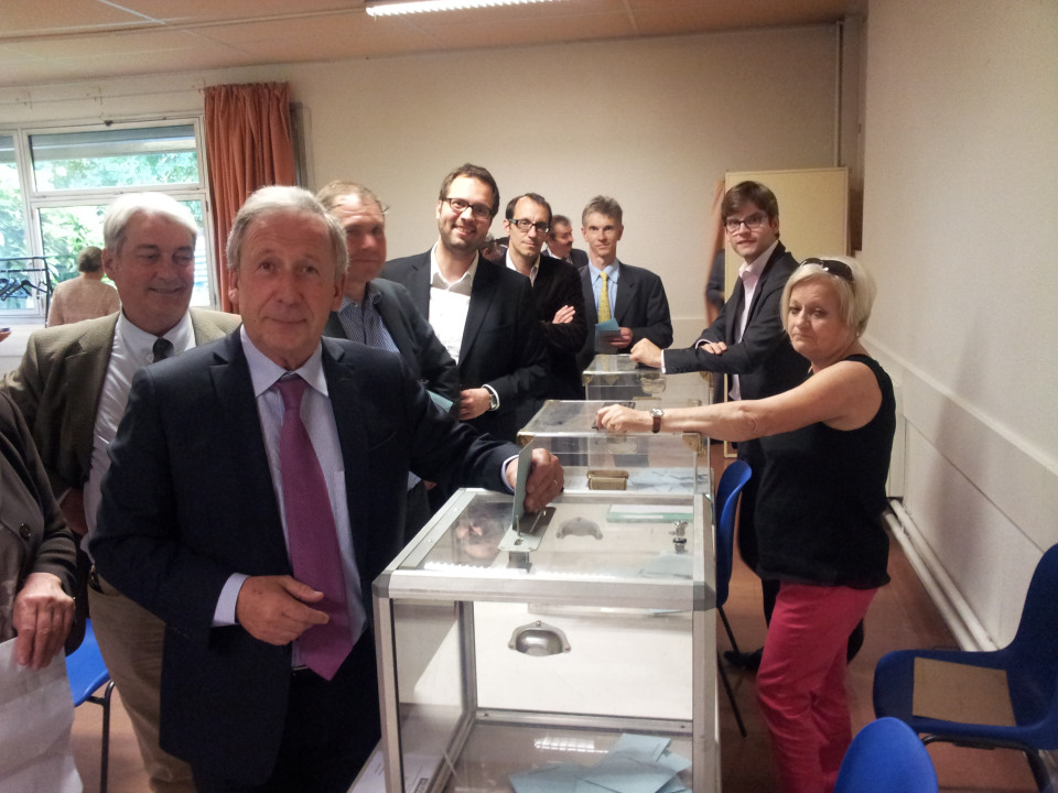 Le Nouveau Centre du Rhône constitue son bureau