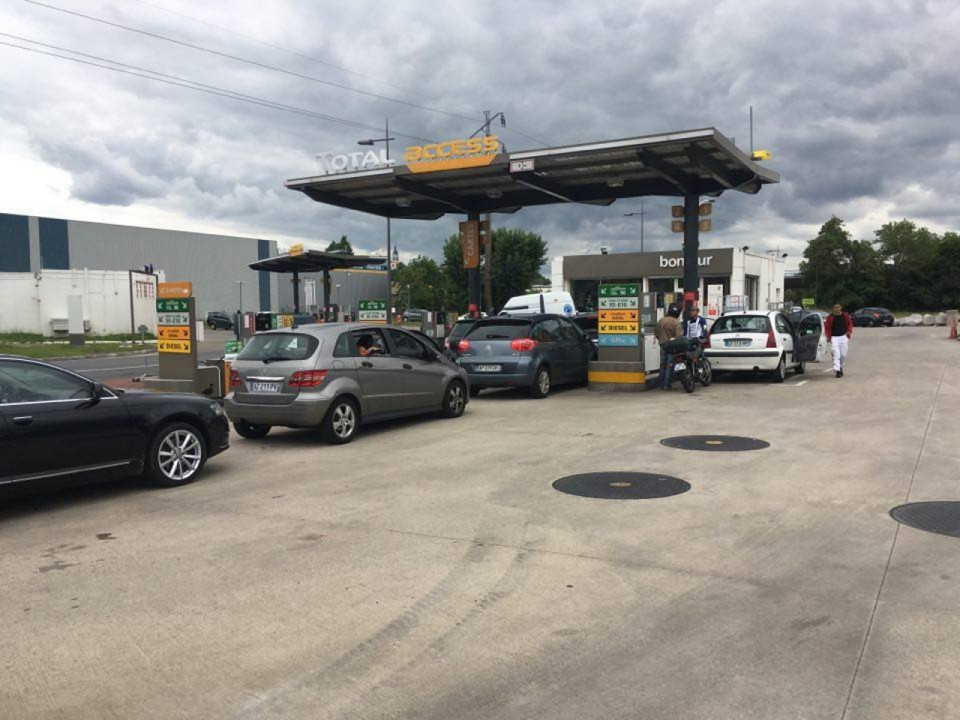 Pénurie d’essence : avec une situation stable, le préfet du Rhône appelle au calme