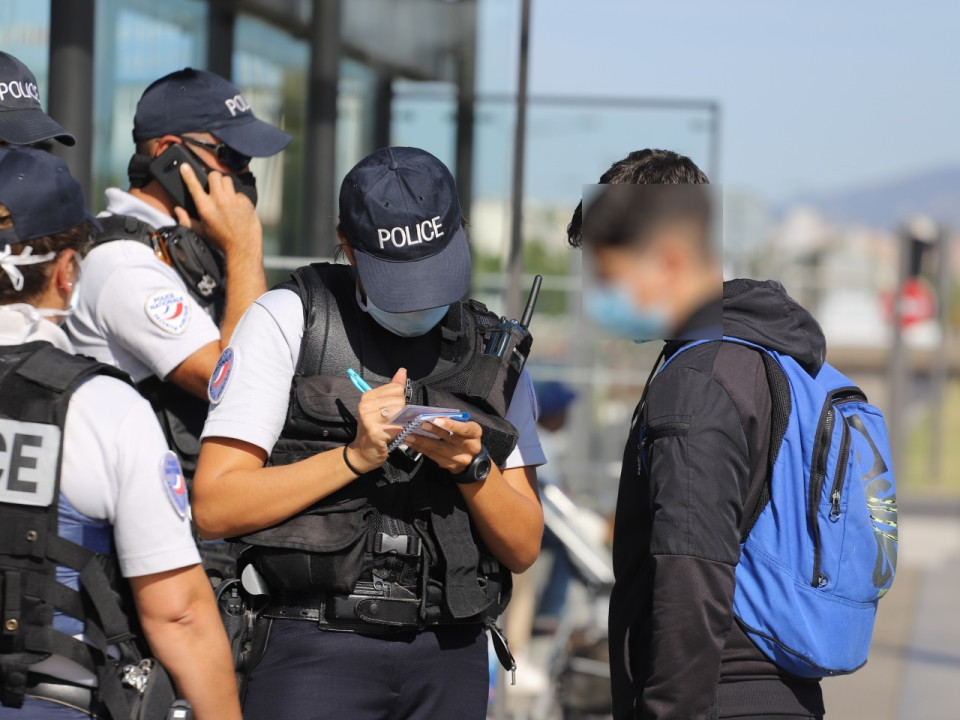 Port du masque : la police s'attaque aux réfractaires des transports en commun à Vénissieux