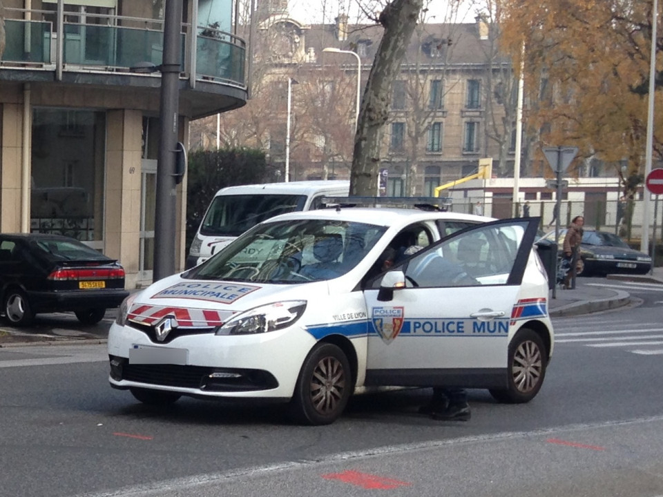 Agression d’un couple pour des cigarettes : huit personnes interpellées à Lyon