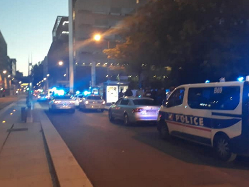 Nouvelle manifestation nocturne des policiers en colère