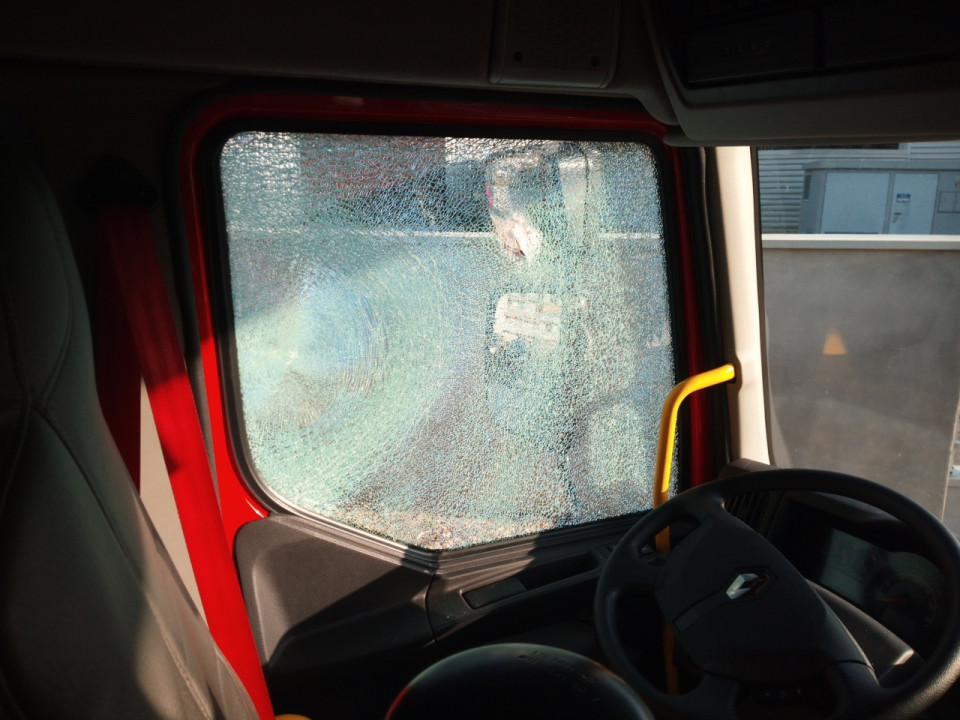 Un camion de pompiers pris pour cible à Rillieux-la-Pape