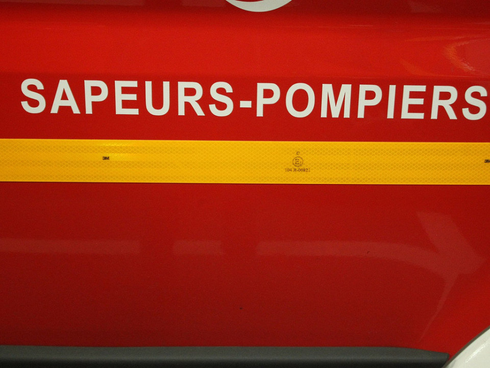 Rhône : une collision entre deux voitures fait un mort et cinq blessés