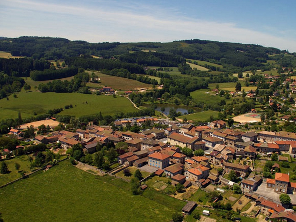 Rh&ocirc;ne : la maire de Poule-les-Echarmeaux est d&eacute;c&eacute;d&eacute;e