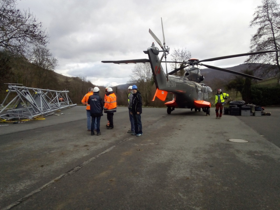 Un pylône de téléphone mobile levé à Marchampt pour lutter contre les zones blanches