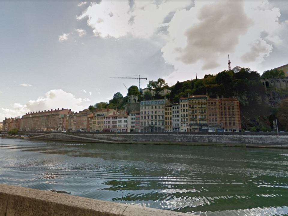 Ivre, il menace de mort des policiers avec un couteau