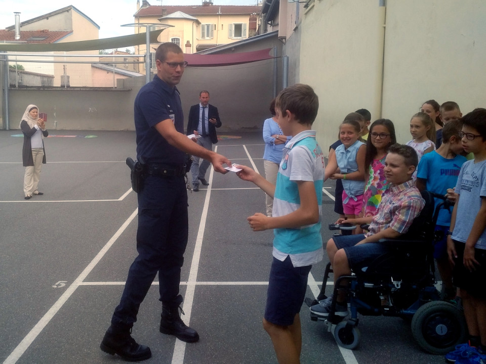 Rhône : un "permis" pour apprendre à bien utiliser Internet dès le CM2