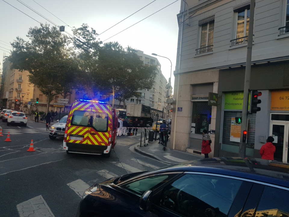 Lyon : elle décède après avoir été percutée par un camion