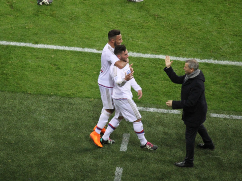 Au nouveau stade, l'OL assure contre Troyes (4-1) - VIDEO