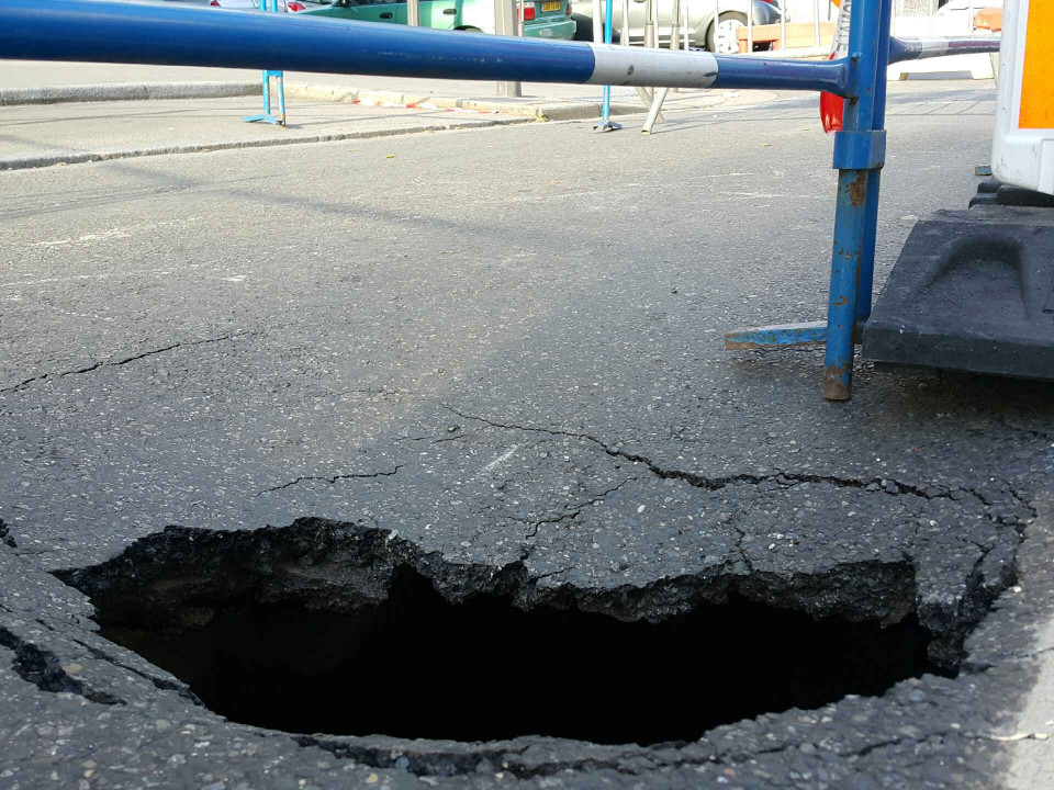 Lyon : suite à l'apparition d'un trou, la rue Duquesne fermée à la circulation