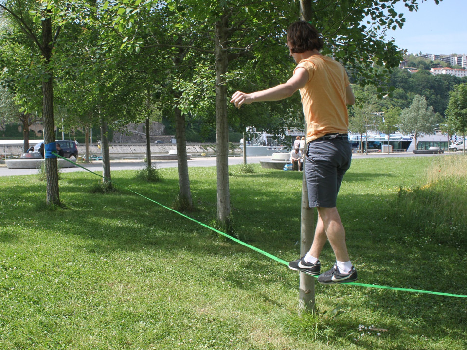 Une charte de bonnes pratiques entre la Ville de Lyon et les amateurs de slackline