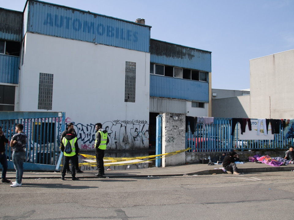 Villeurbanne : des dizaines de personnes à la rue après l’incendie d’un squat