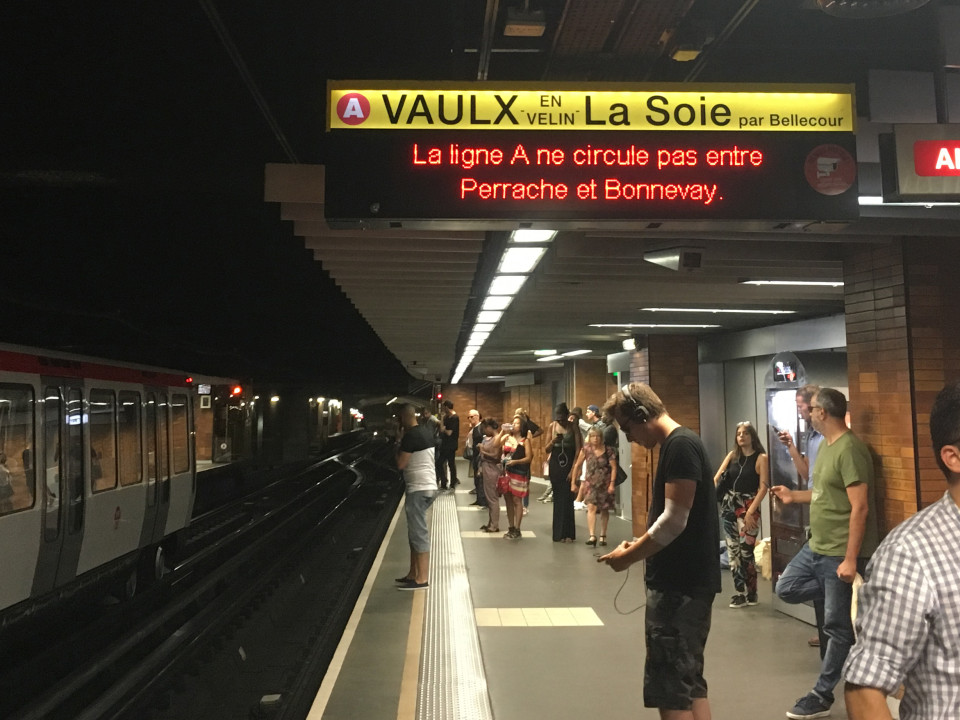 TCL : trafic perturbé sur la ligne de métro A