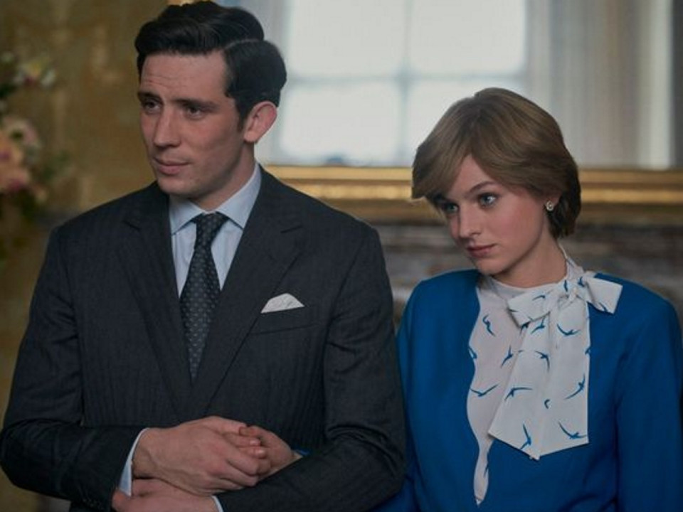 Quand Stéphane Bern s’agace de la dernière saison de la série The Crown