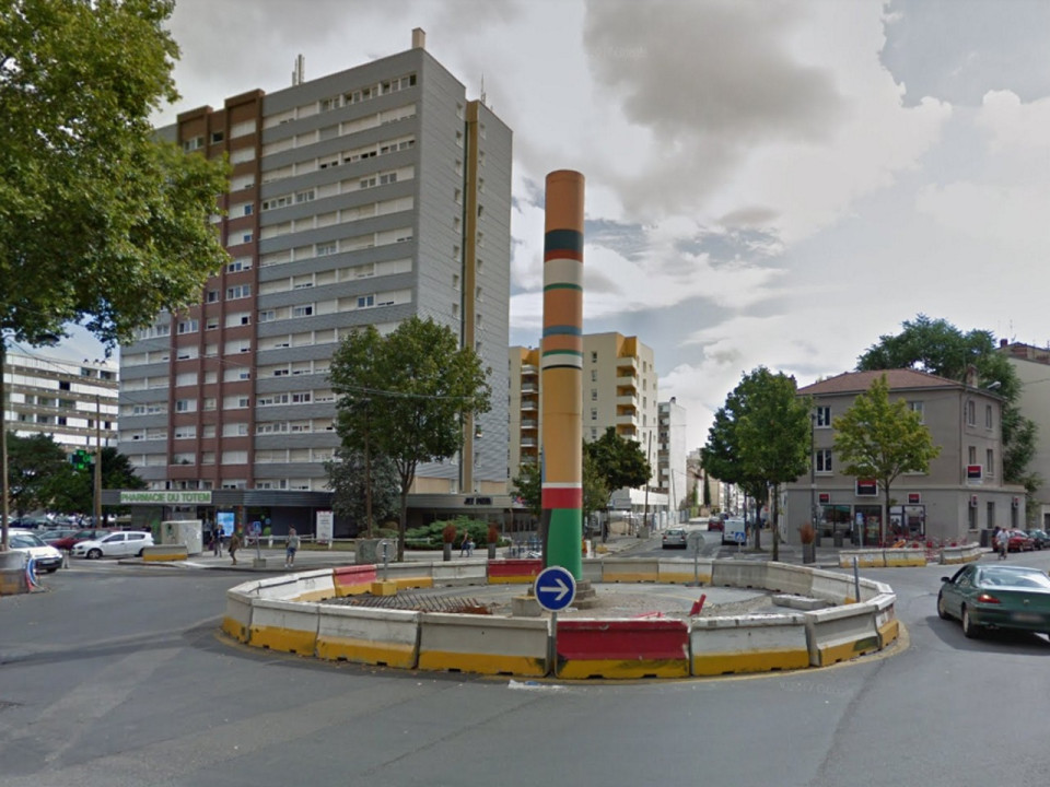 Lifting estival pour le Totem de Villeurbanne