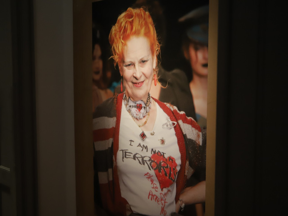 Lyon : une exposition sur le génie de Vivienne Westwood, l’enfant terrible de la mode