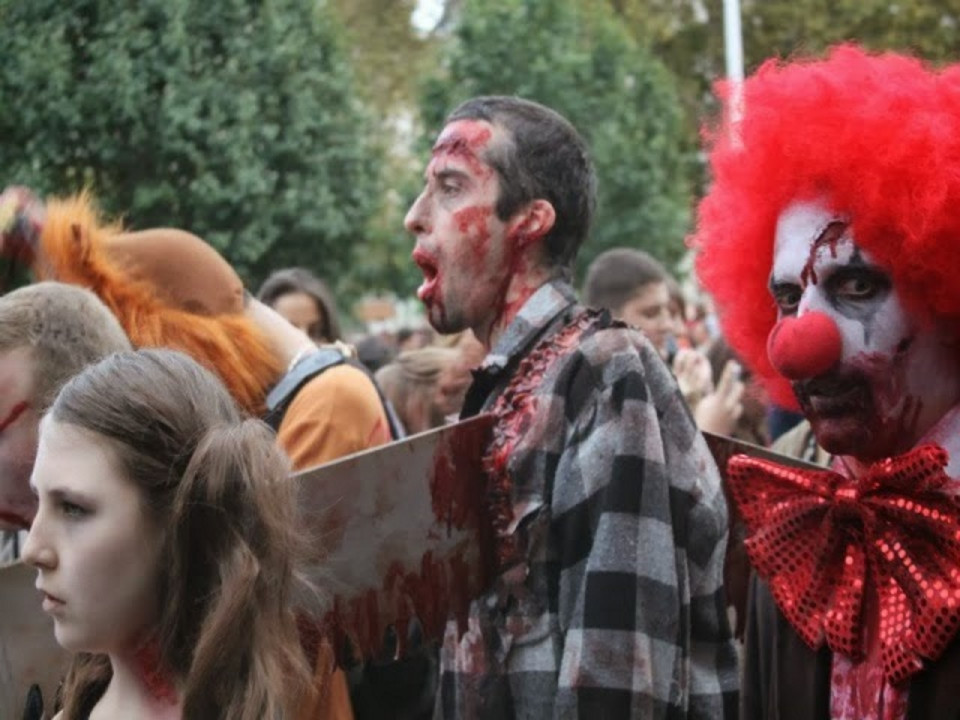 Lyon : une horde de morts-vivants envahit les rues de la ville