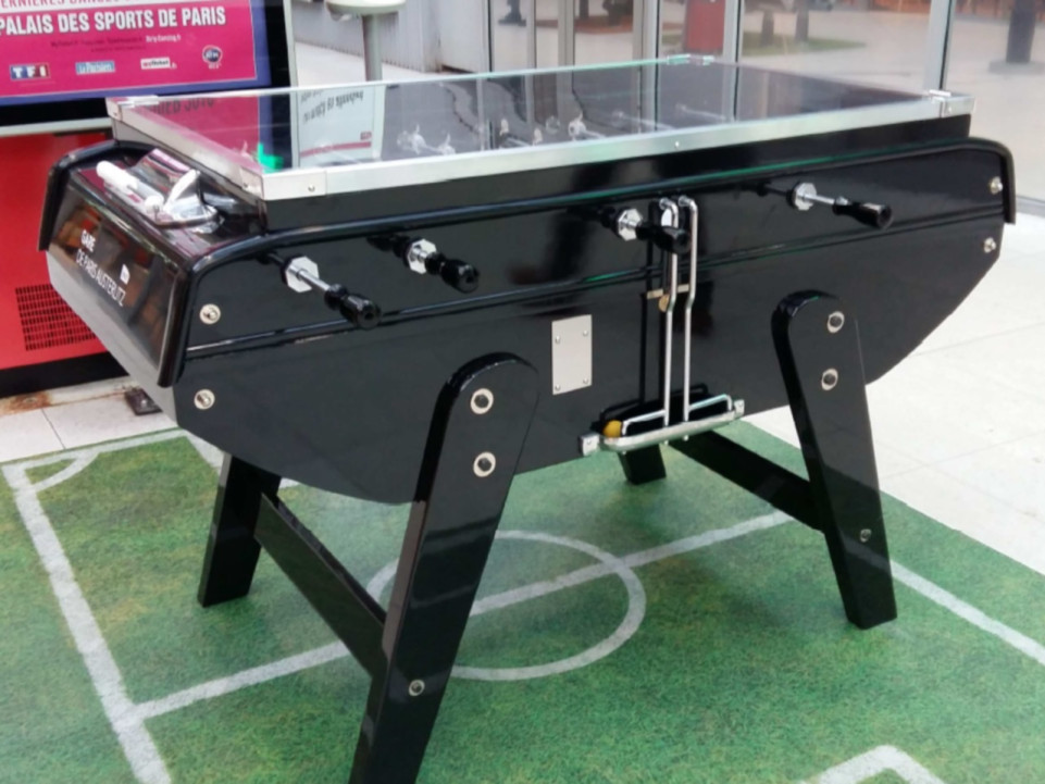 Des baby-foot connect&eacute;s dans les gares de Lyon