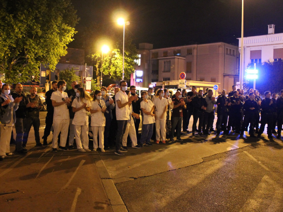 Lyon : les policiers en colère rejoints par le personnel de santé cette nuit