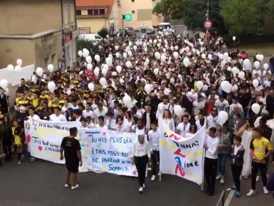 Marche blanche à Grigny : 800 personnes ont rendu hommage à Nolan