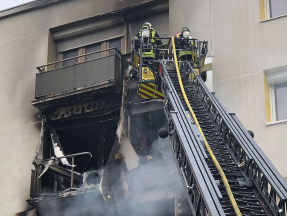 Neuf personnes incommod&eacute;es lors d'un violent incendie pr&egrave;s de Lyon
