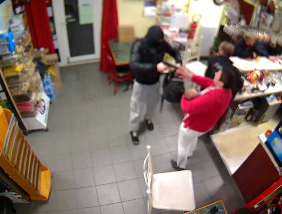 Originaire de Lyon, le braqueur est mis en fuite par la patronne d’un petit bar du Calvados (VIDEO)