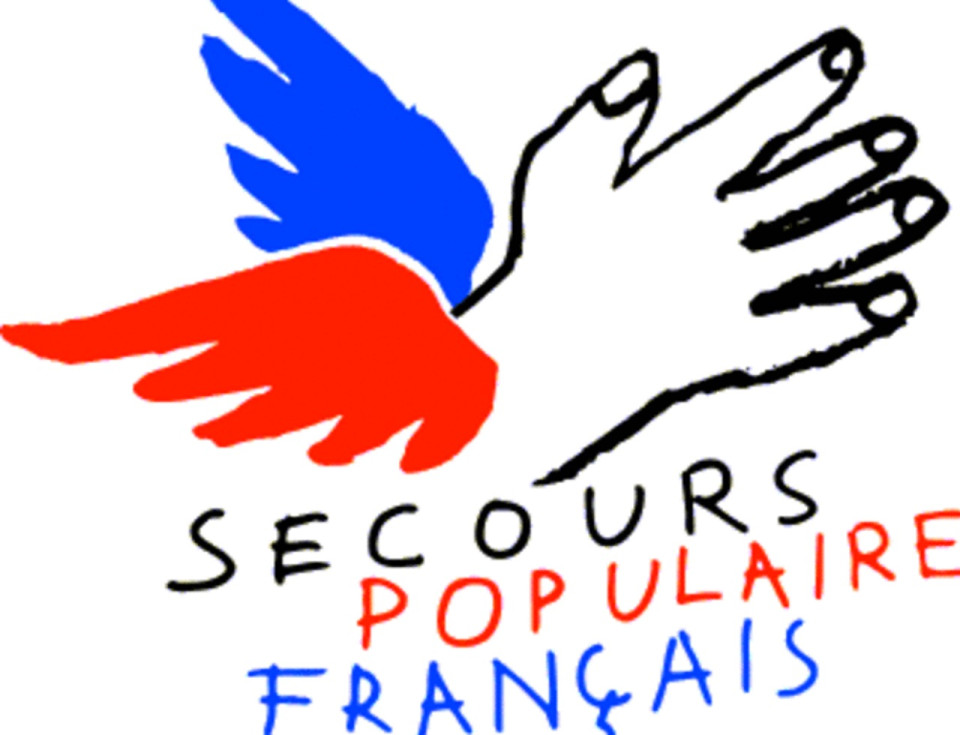 Corbas : un baptême en parachute pour des jeunes du Secours Populaire