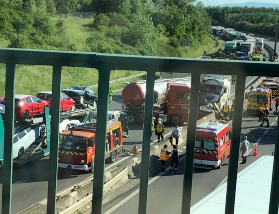 L'A46 coupée à la suite d'un accident entre plusieurs poids-lourds
