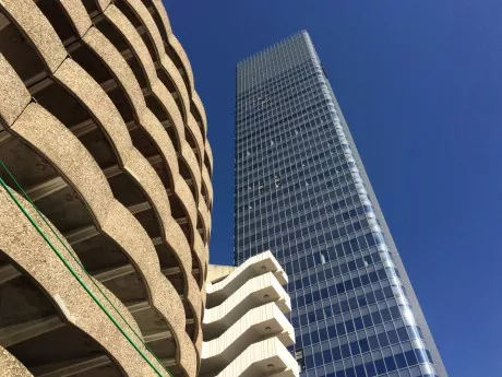 Lyon : un nouveau bloc de verre tombe du 22e étage de la tour Incity