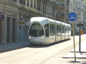 Une femme percutée par un tramway vendredi matin à Lyon