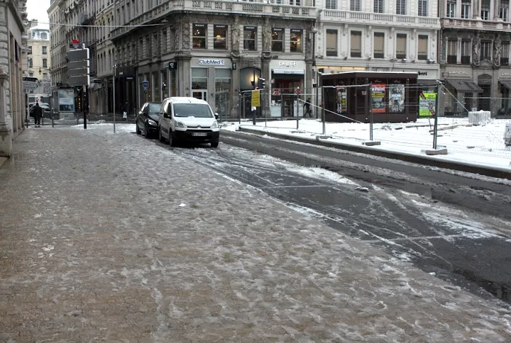 Circulation &agrave; Lyon : apr&egrave;s la neige, place au verglas mercredi