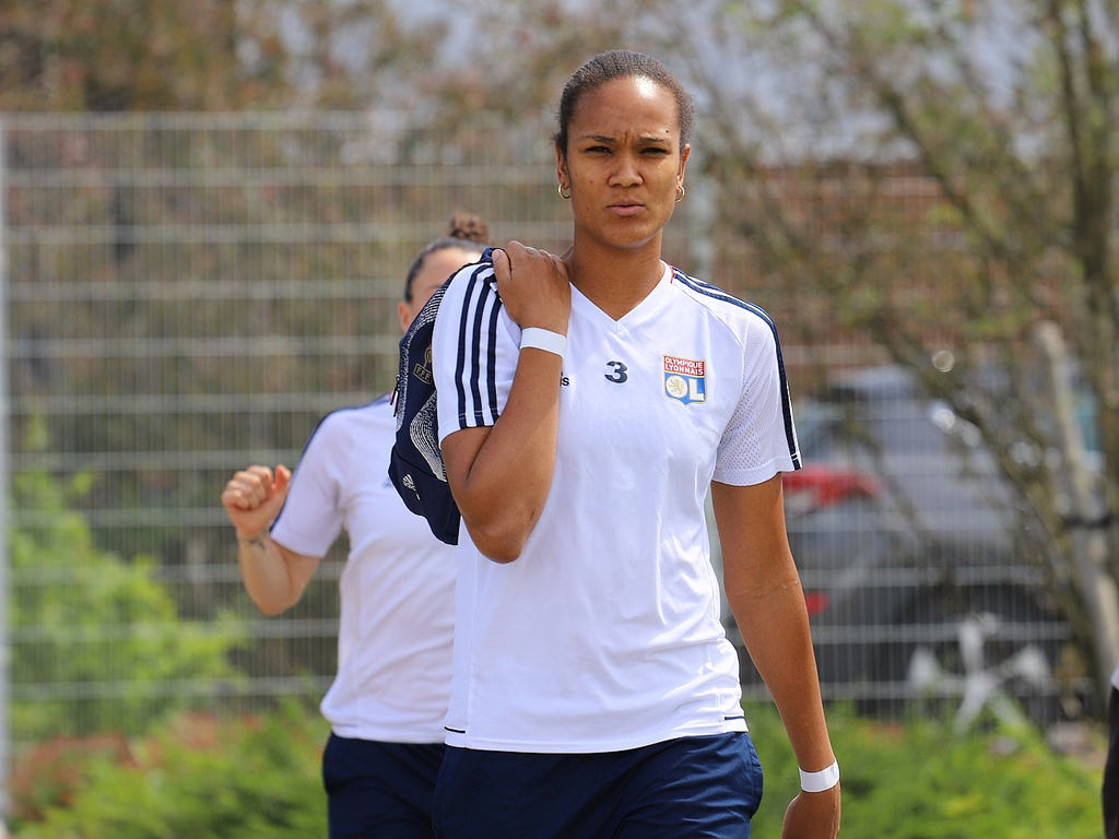 Maillot Extérieur France – Dédicacé Wendy Renard – Adidas – Taille L – Saison 2024/2025