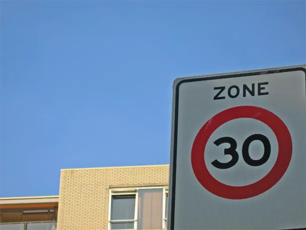 Sécurité routière : vers une extension des zones 30 à Lyon ?