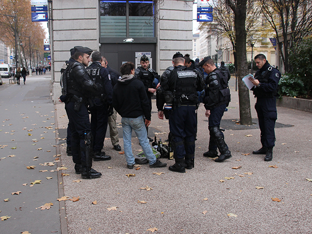 Interpellation d'un homme armé d'un couteau - LyonMag