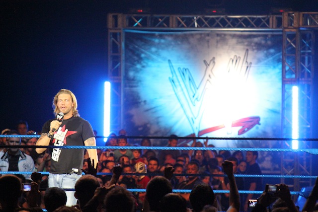 Kelly Kelly (premier plan) et sa partenaire, tout à leur joie d'avoir remporté un combat pourtant mal engagé © Lyon Mag / Julien Carrasco