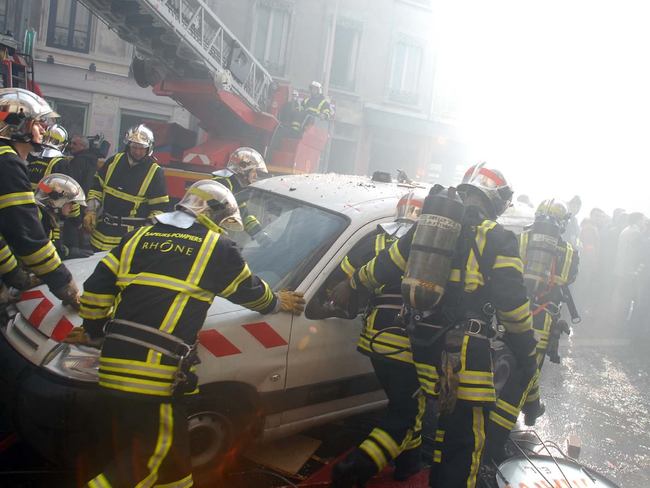 Les pompiers du Rhône héroïques - Archives LyonMag