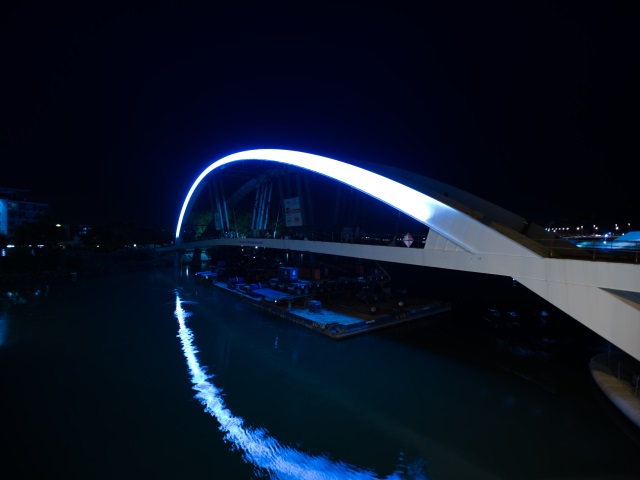 Surprise la nuit, le pont s'illumine - DR Nicolas Robin