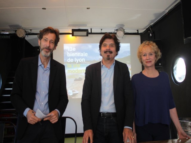 Ralph Rugof (commissaire), Thierry Raspail (directeur artistique) et Sylvie Burga (directeur générale) - LyonMag DR