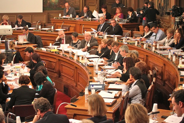 Le rétroprojecteur, fortement sollicité lundi