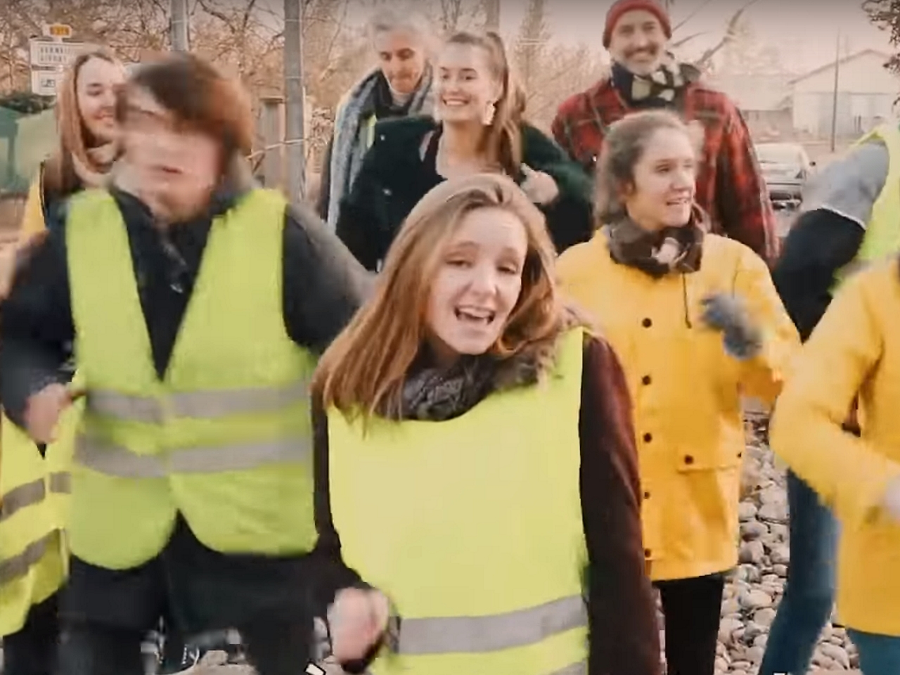 Des Gilets Jaunes Lyonnais Font Le Buzz Avec Une Reprise De