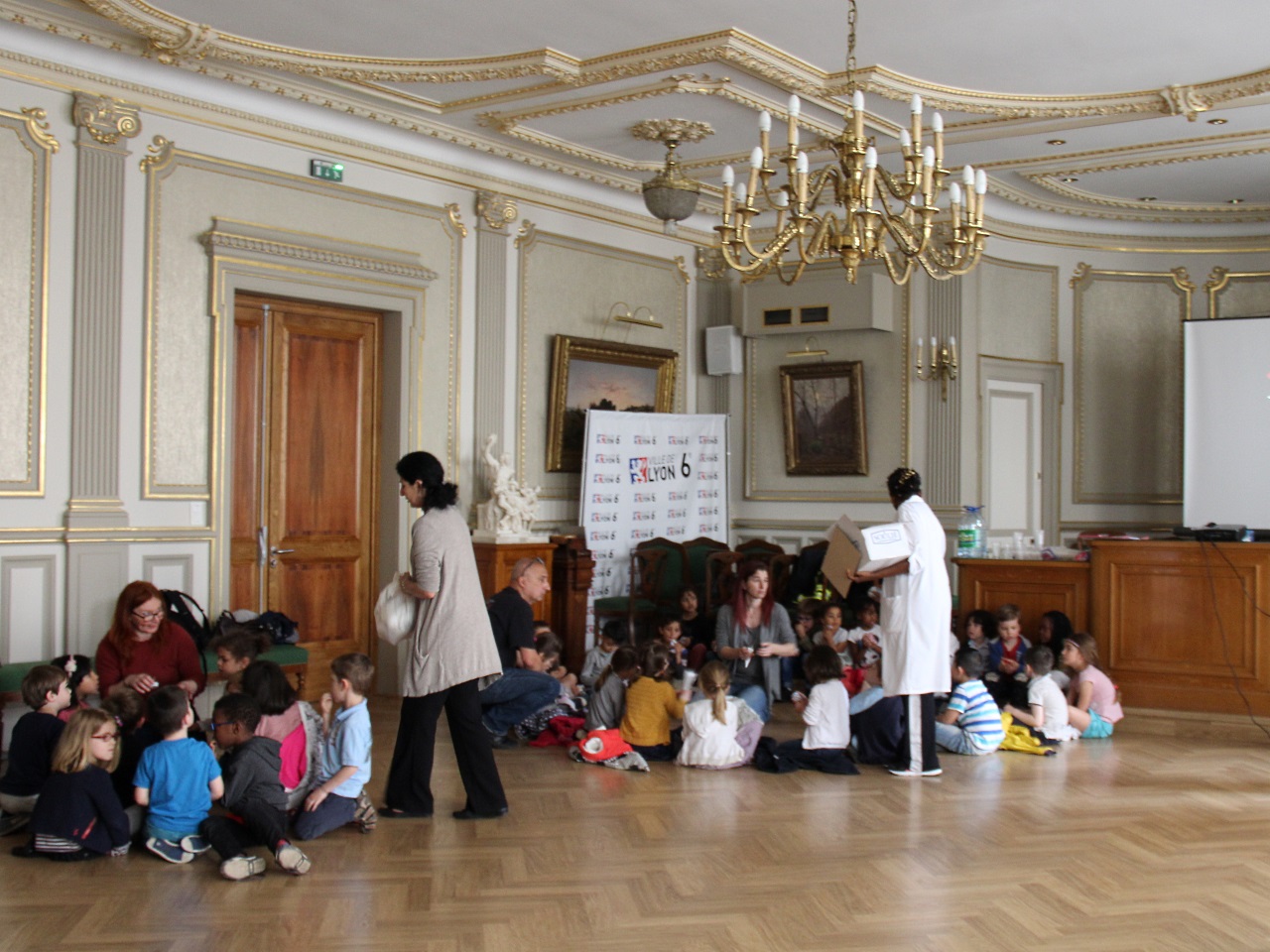 Des enfants ont trouvé refuge dans la mairie - LyonMag