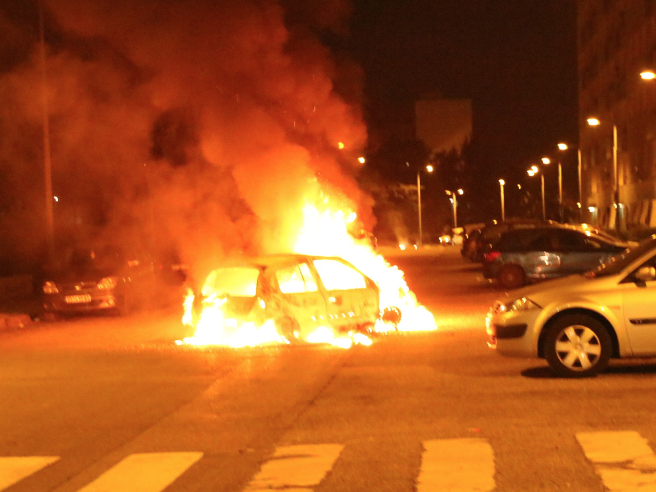 Un véhicule incendié à Vénissieux ce jeudi soir - LyonMag