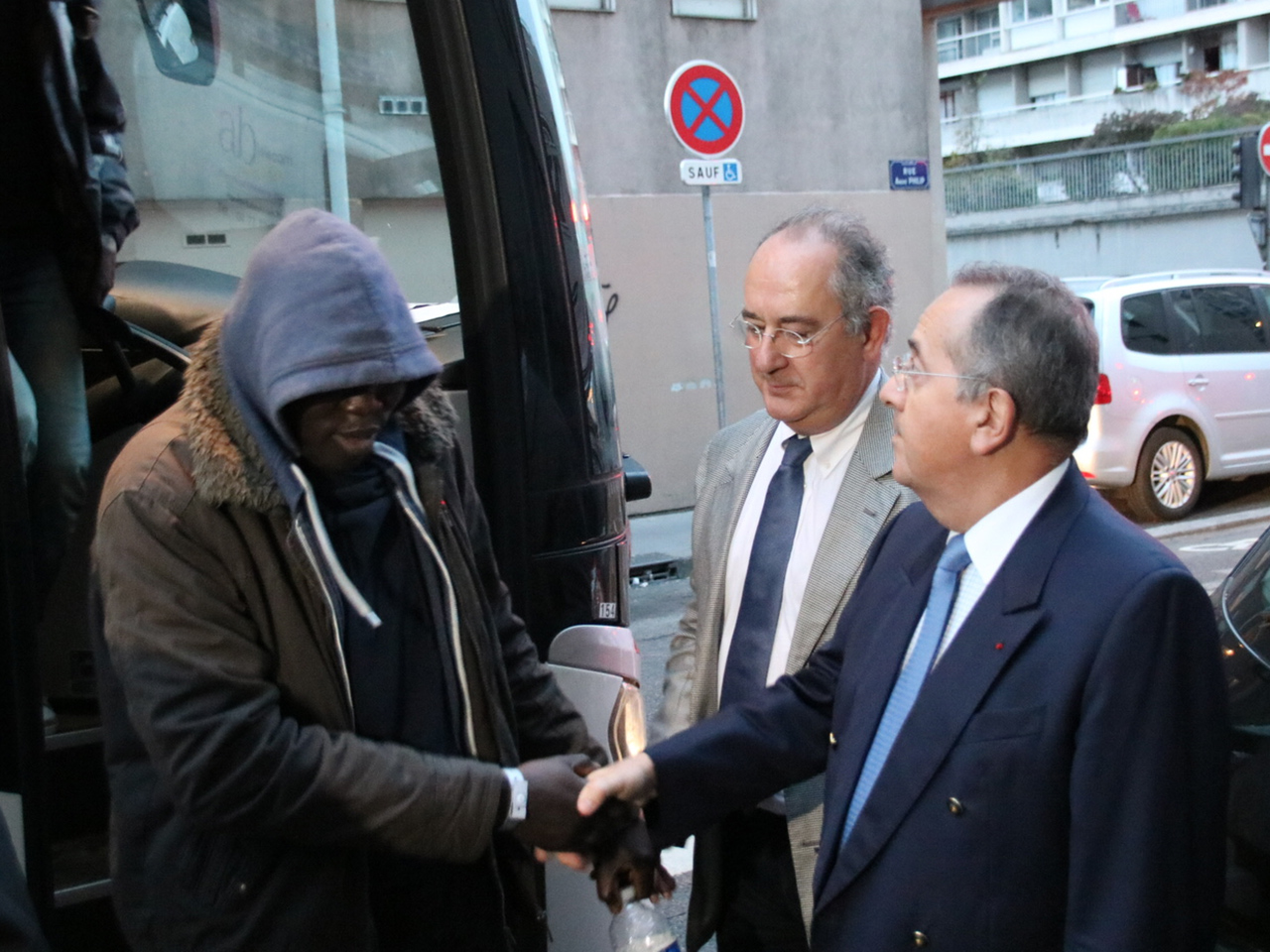 Les migrants étaient accueillis par le préfet du Rhône - LyonMag