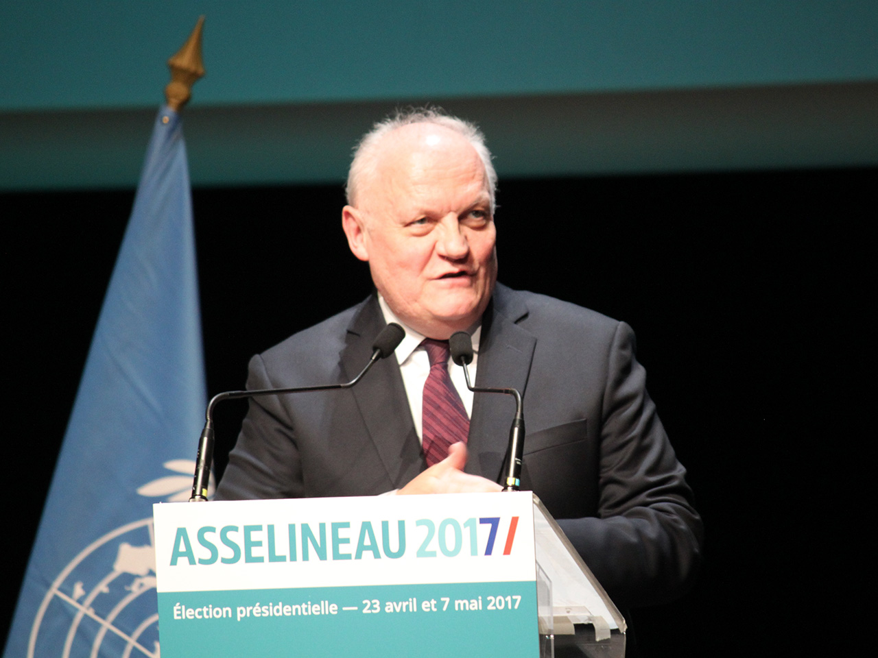 François Asselineau à la tribune - LyonMag