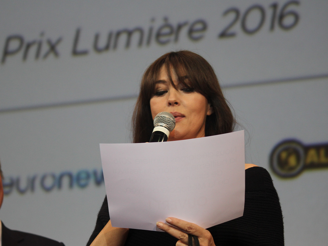 La belle Monica Bellucci qui déclare le Festival ouvert, en italien - LyonMag
