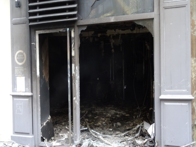 Le magasin ravagé par les flammes dans la nuit de vendredi à samedi - LyonMag