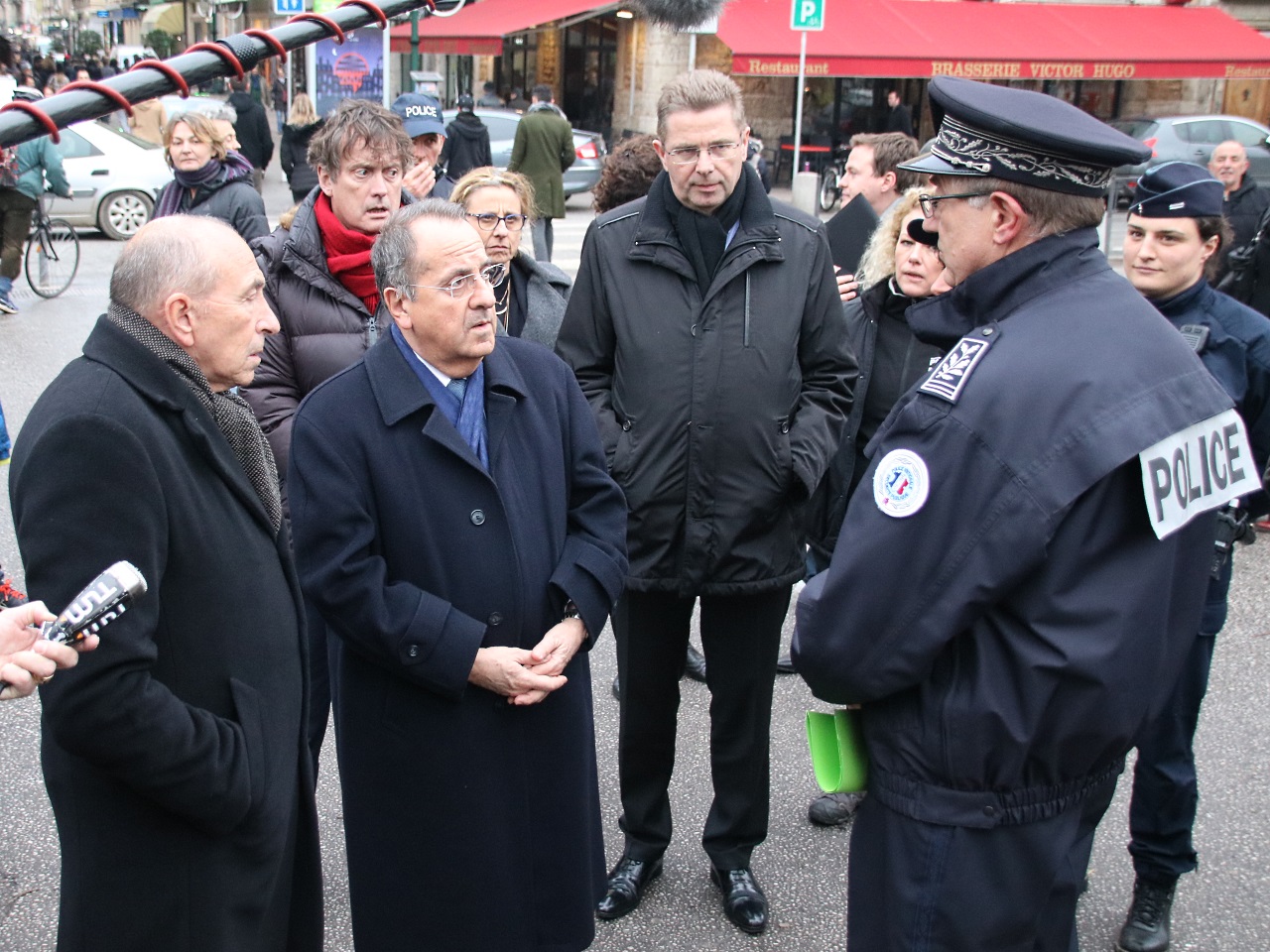 Gérard Collomb et Michel Delpuech ont rencontré sur place les forces de l'ordre - LyonMag