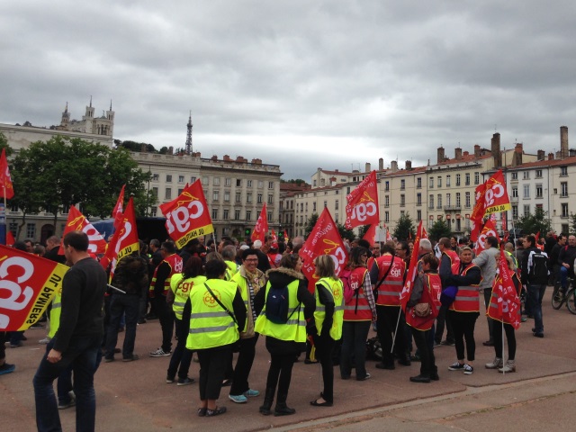 Les 600 manifestants se sont d'abord rassemblés sur la place Bellecour - LyonMag.com