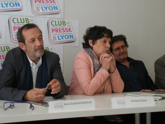 Michèle Rivasi, ici au centre - LyonMag