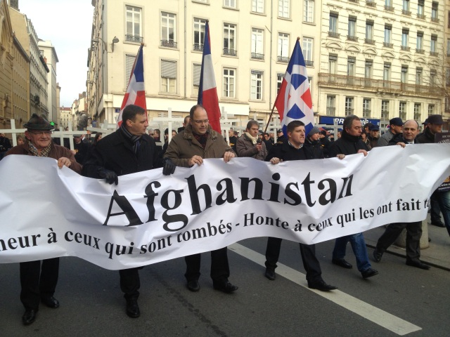 L'avant du cortège d'extrême-droite avec notamment Alexandre Gabriac au centre - LyonMag